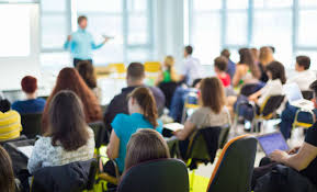 Equipe INTEC em um ambiente de escritório moderno